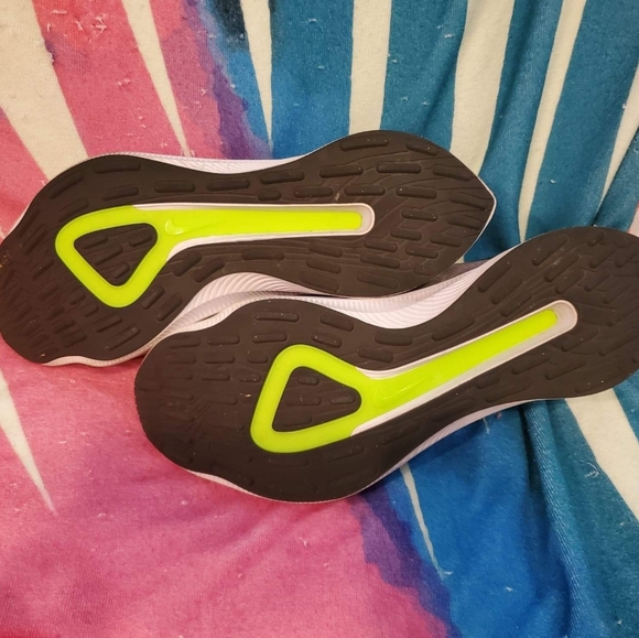 Nike EXP-X14 Size 10.5 - Picture 2 of 4